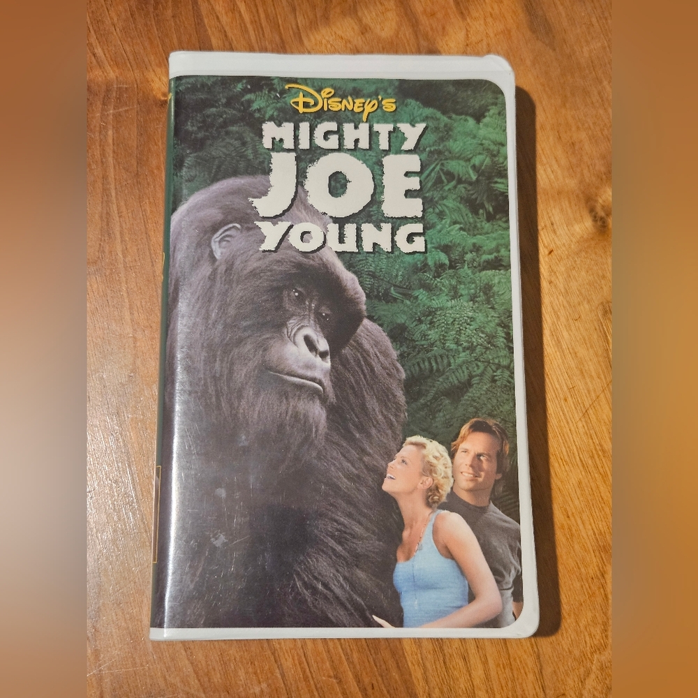 Disney's Classic Mighty Joe Young Vintage 1999 VHS Tape In Clamshell Case